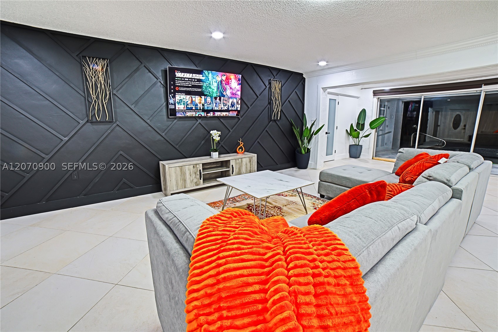 8651 Sunset Strip Property Photo 1