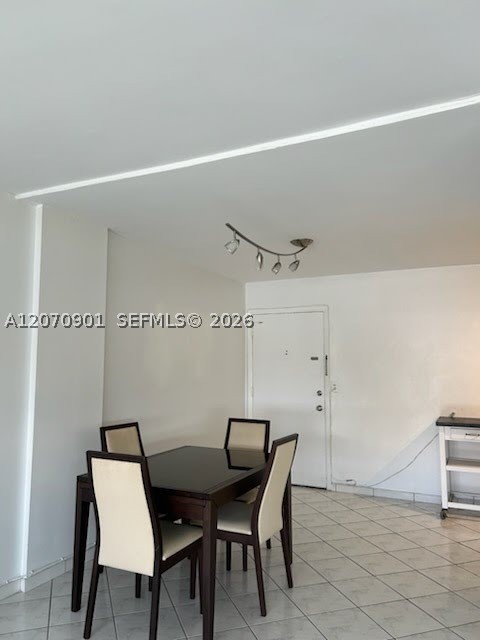 111 Golden Isles Dr E4 Property Photo 8
