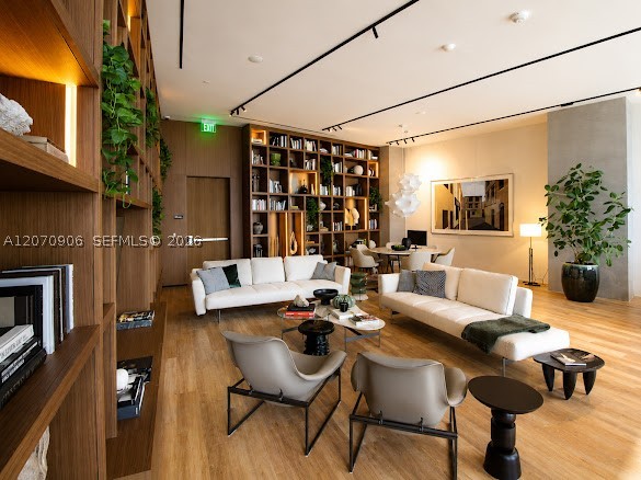 1400 Biscayne Blvd 3401 Property Photo 29