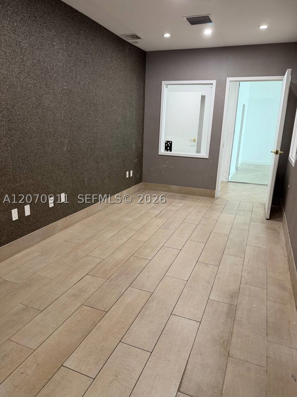 2753 Nw 79th Ave Property Photo 3