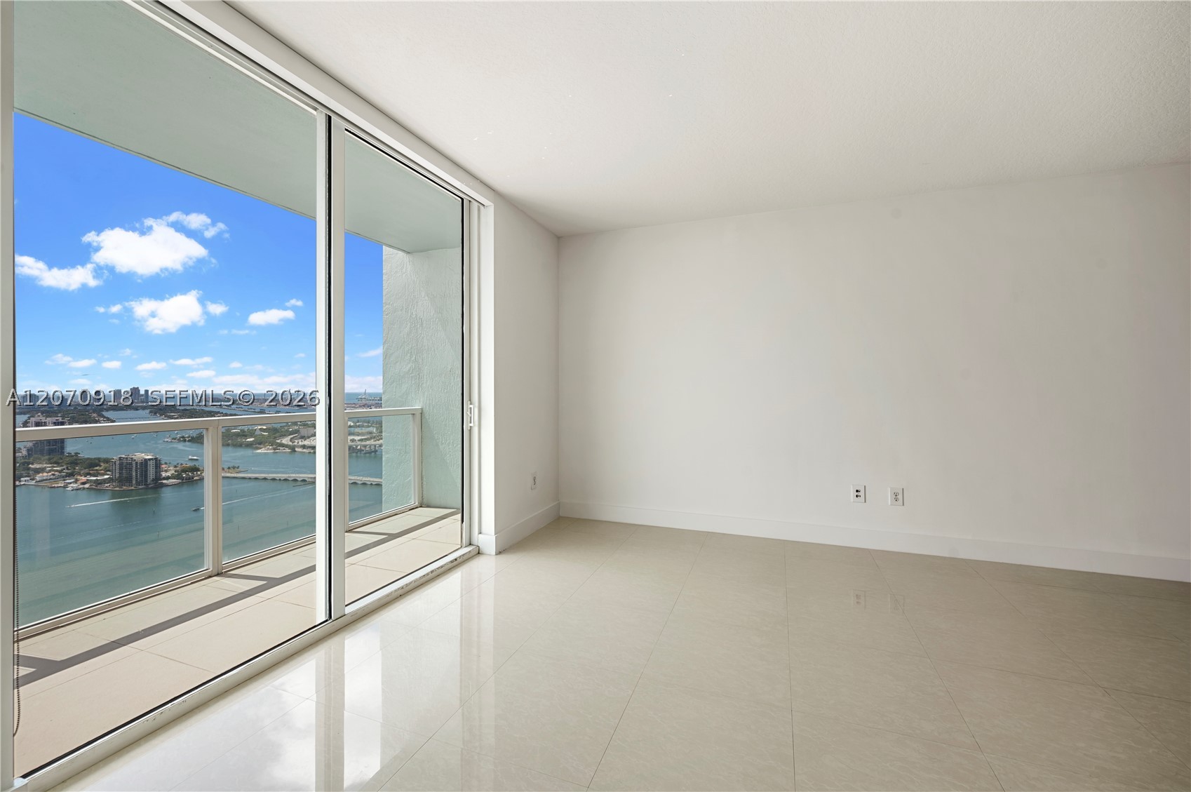 1900 N Bayshore Dr 4302 Property Photo 11