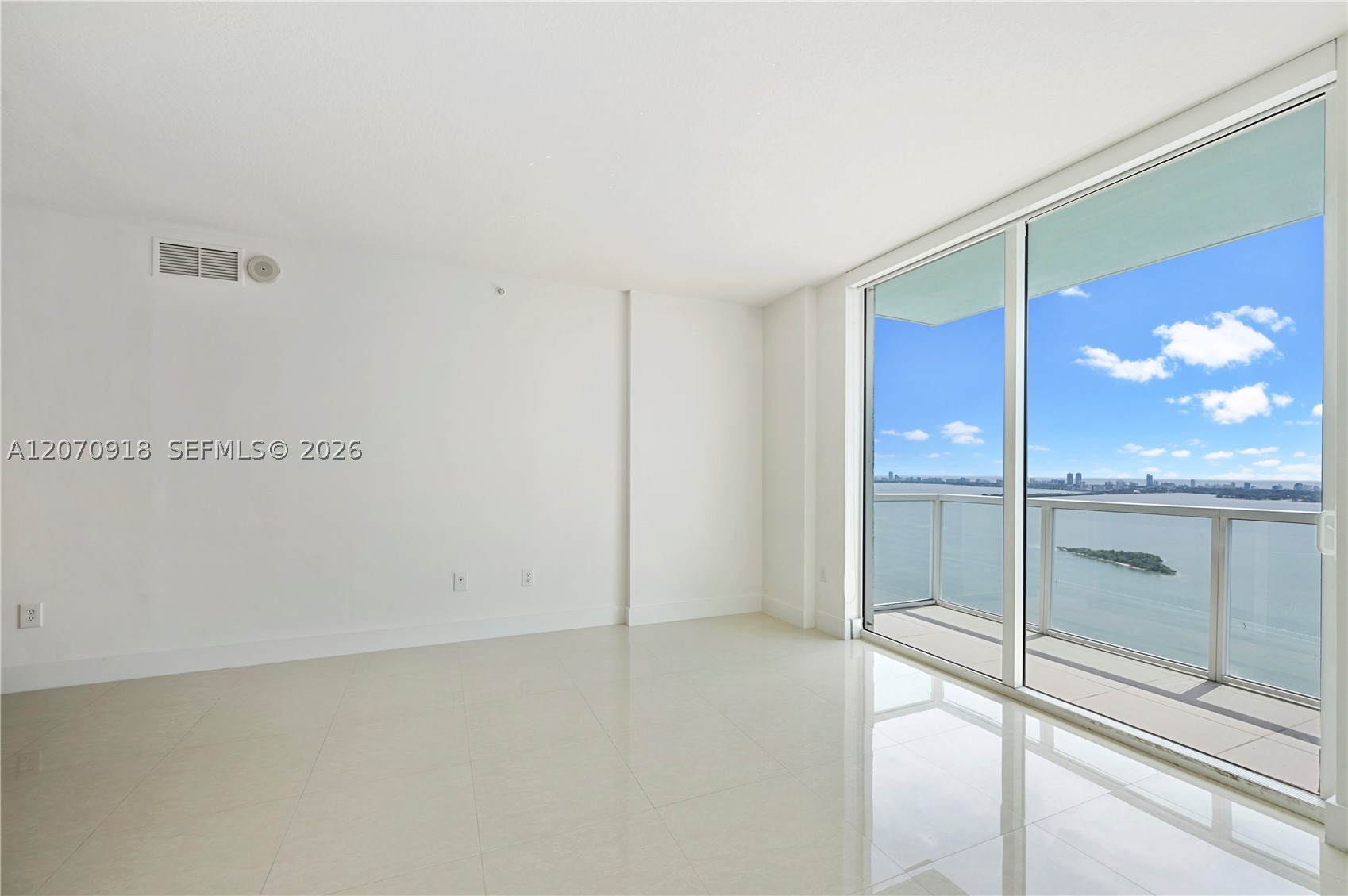 1900 N Bayshore Dr 4302 Property Photo 15