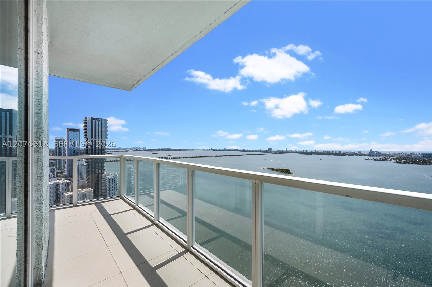 1900 N Bayshore Dr 4302 Property Photo 16