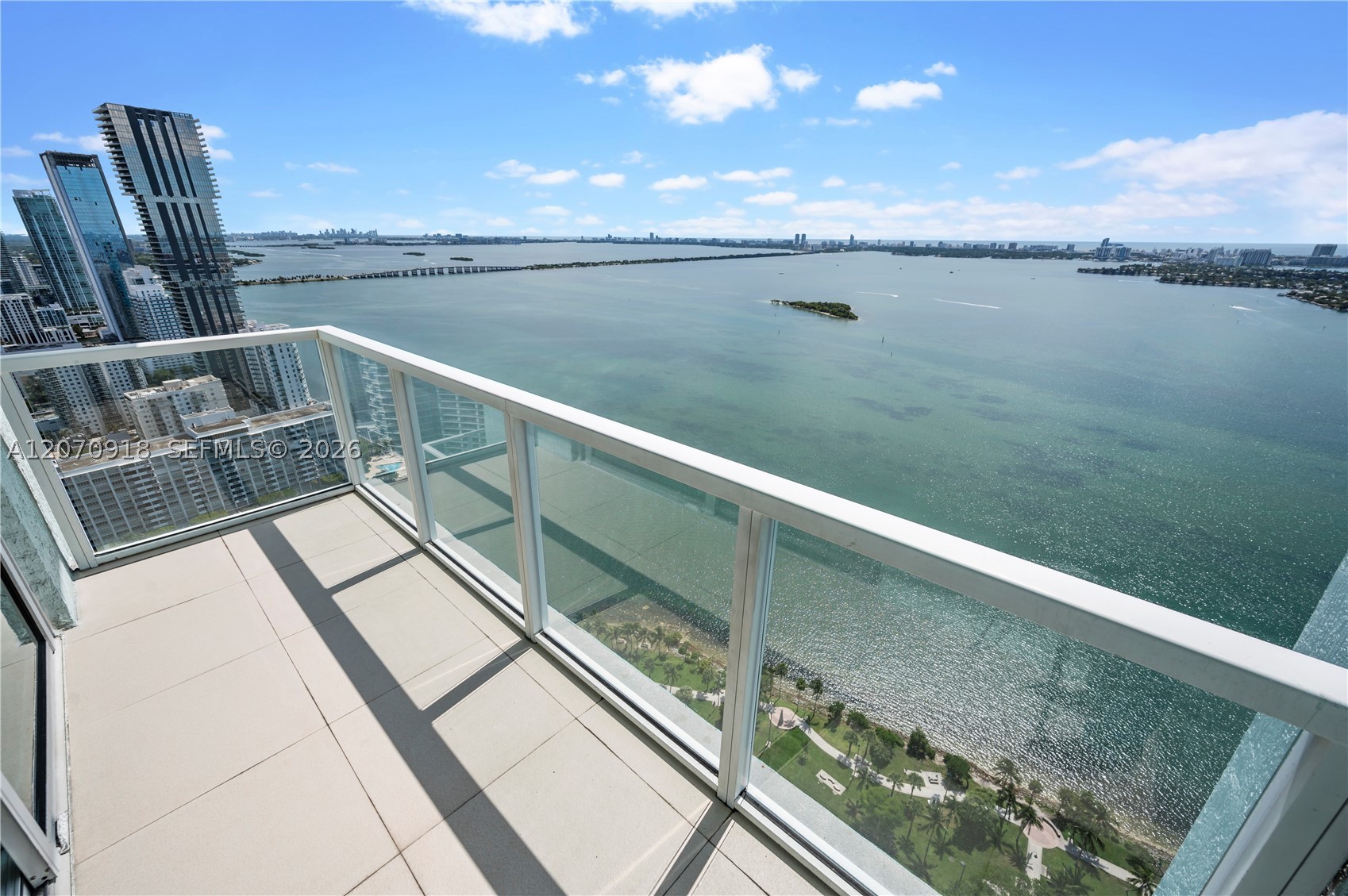 1900 N Bayshore Dr 4302 Property Photo 17