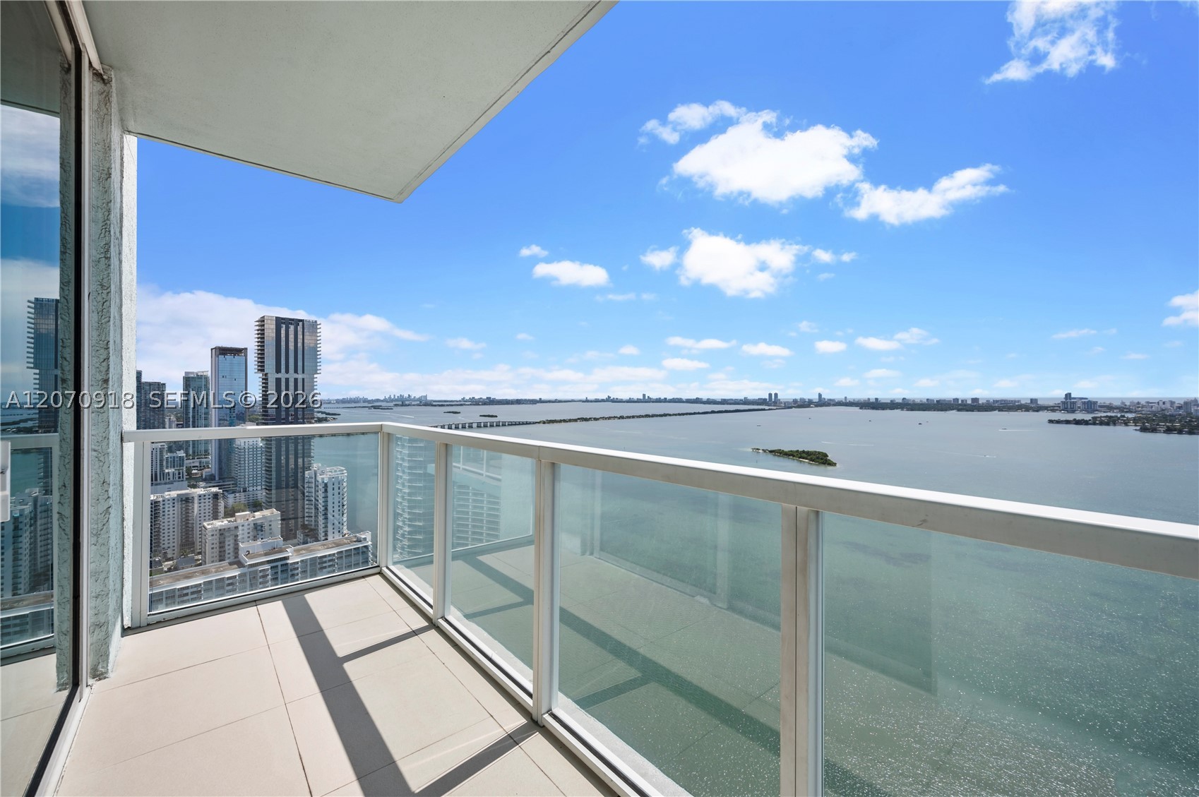 1900 N Bayshore Dr 4302 Property Photo 18