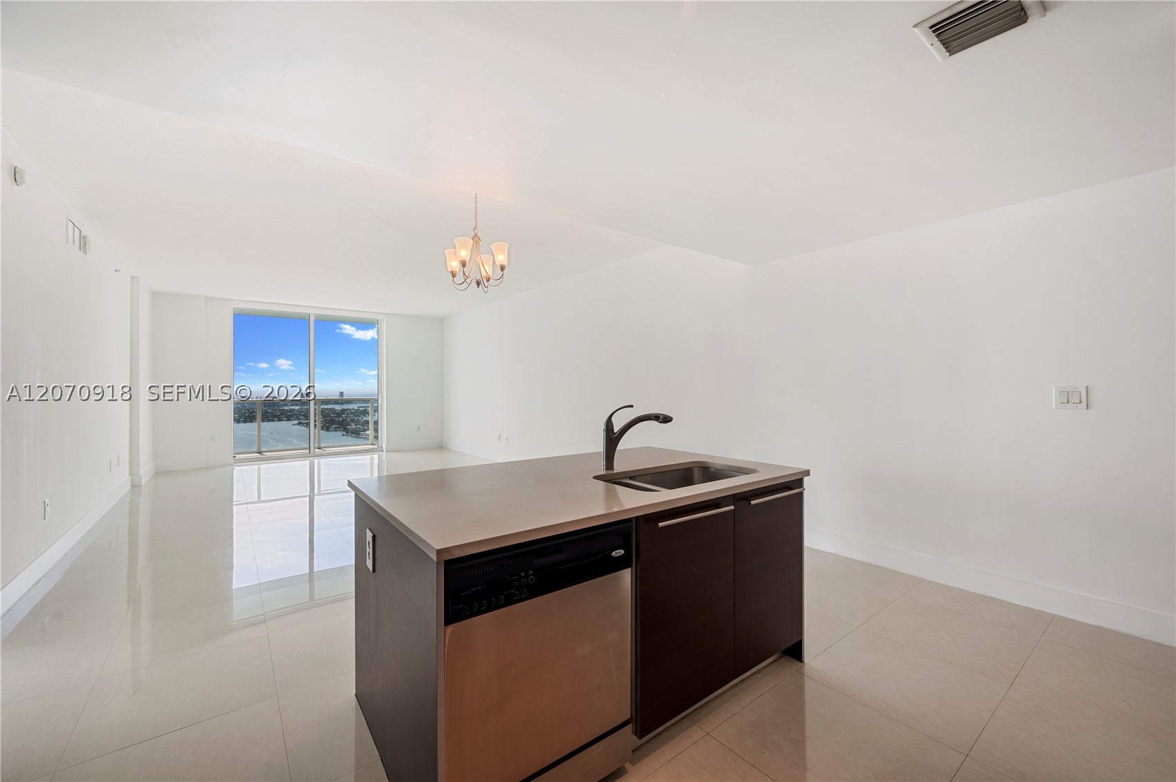 1900 N Bayshore Dr 4302 Property Photo 19