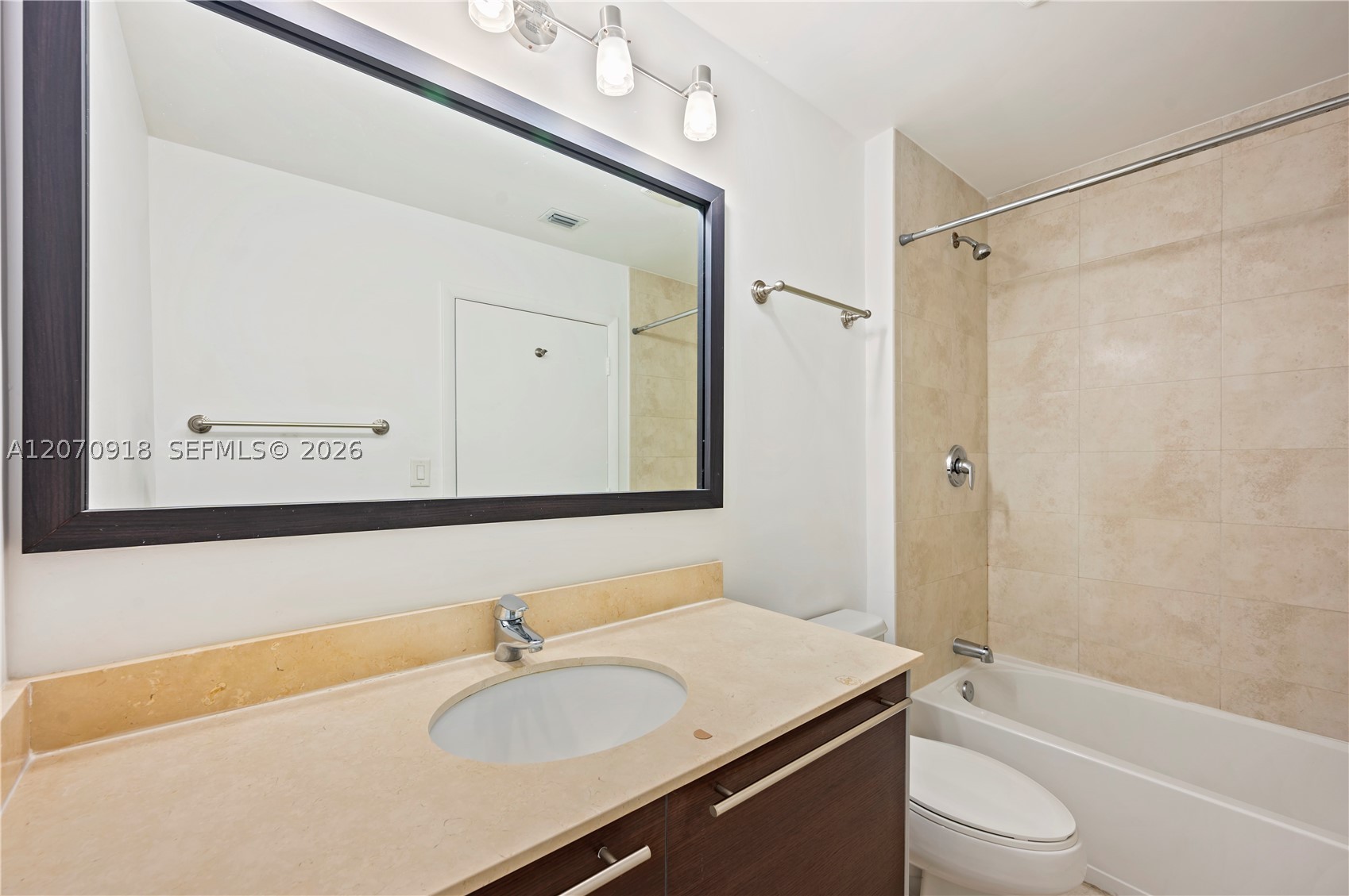 1900 N Bayshore Dr 4302 Property Photo 27