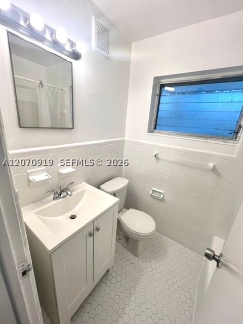 696 Ne 85th St 2 Property Photo 4
