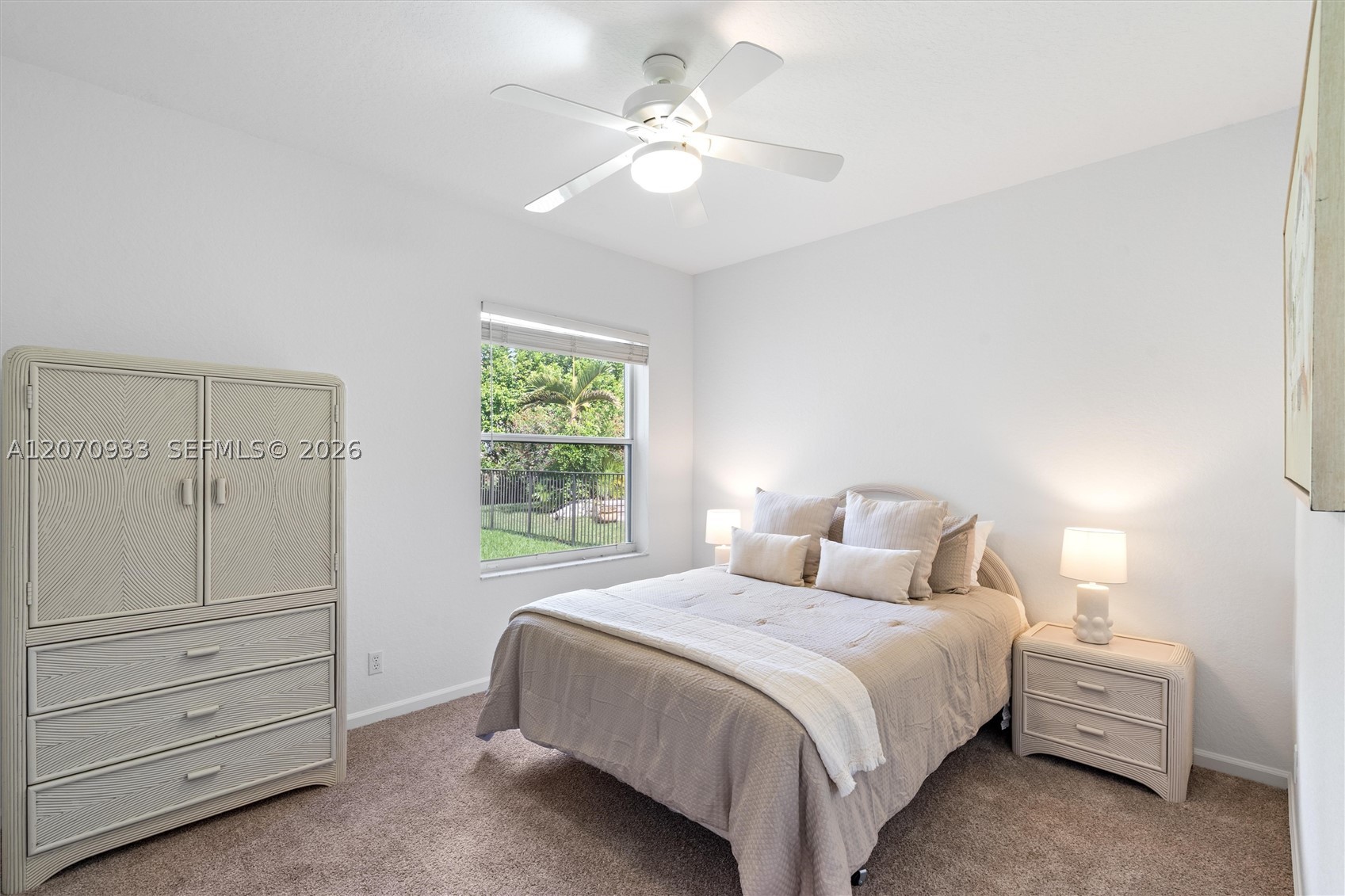2733 Meadowood Dr Property Photo 18