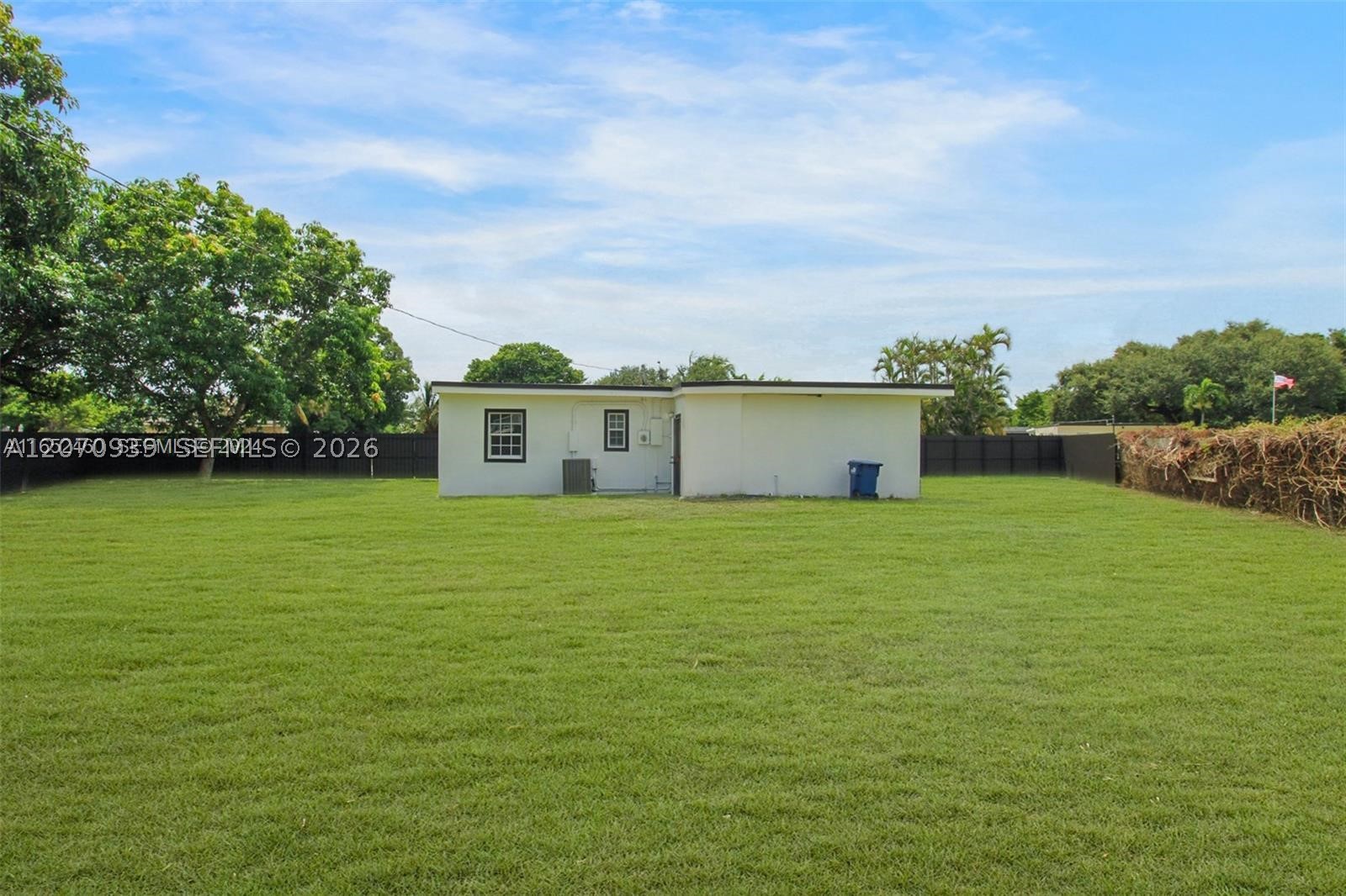 A12070939 Property Photo 19