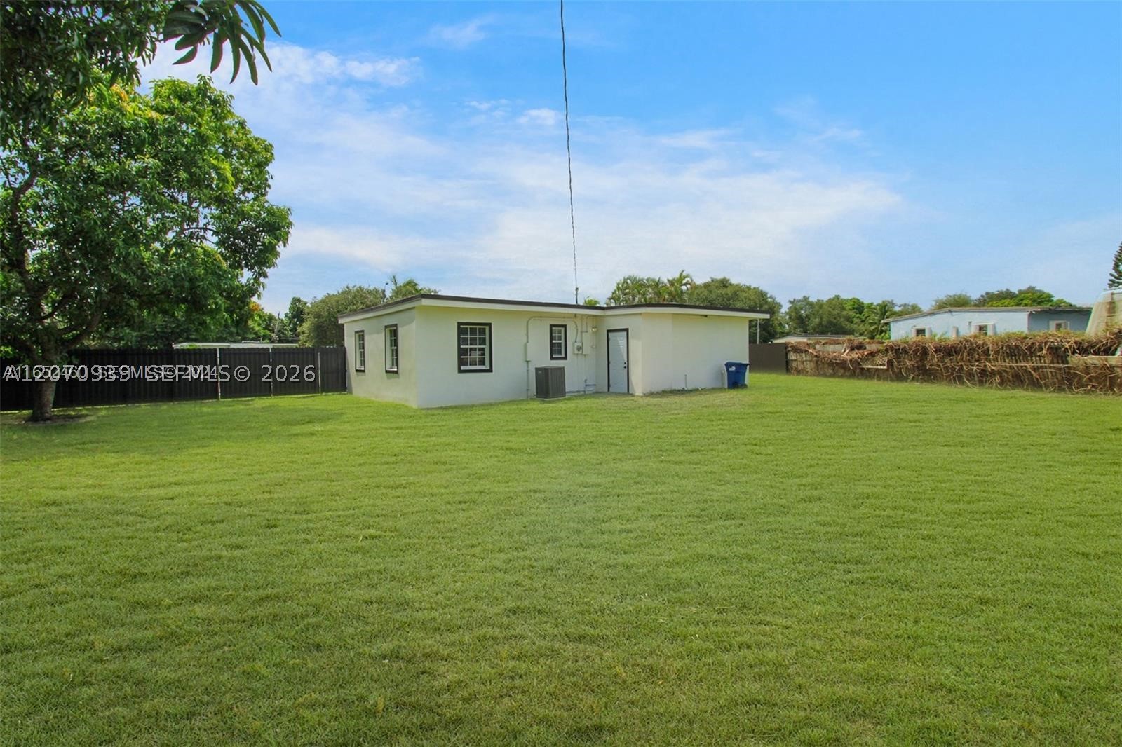 A12070939 Property Photo 20