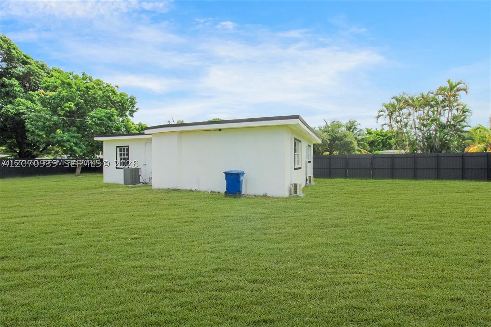 A12070939 Property Photo 21