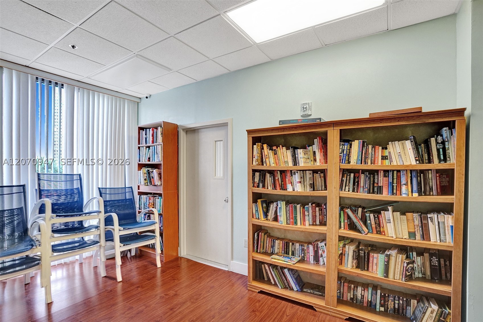 A12070947 Property Photo 10
