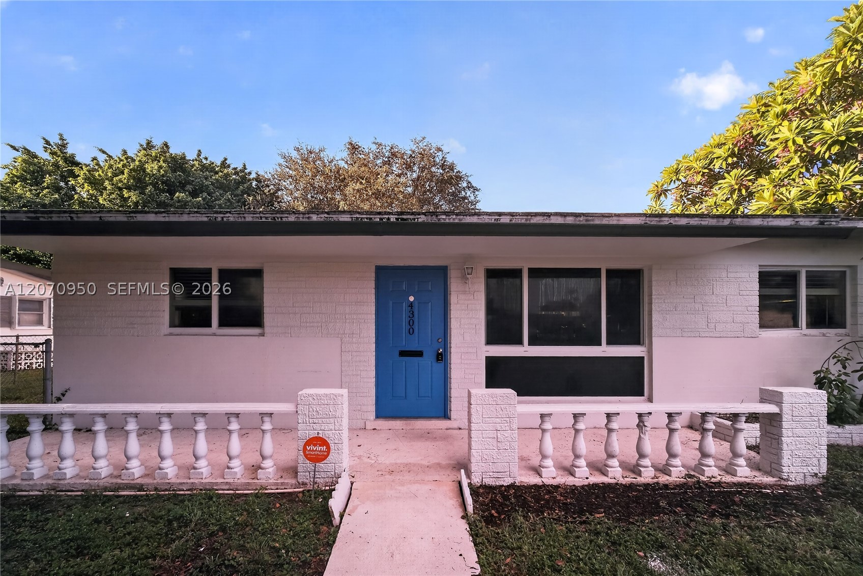 4300 Harrison St Property Photo 4