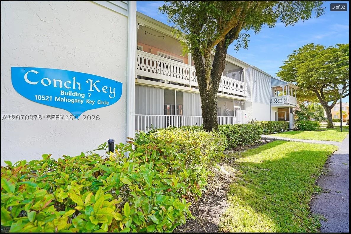 10521 Mahogany Key Cir 207 Property Photo 4