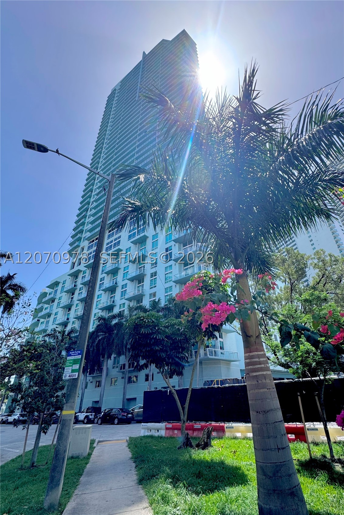 1900 N Bayshore Dr 1807 Property Photo 3