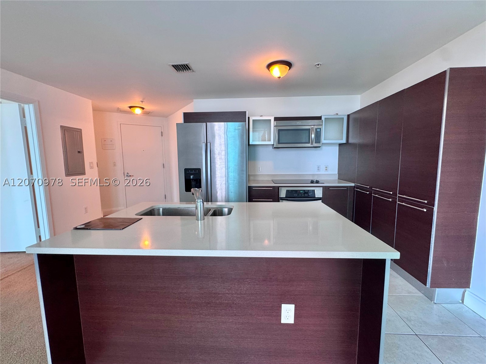 1900 N Bayshore Dr 1807 Property Photo 8