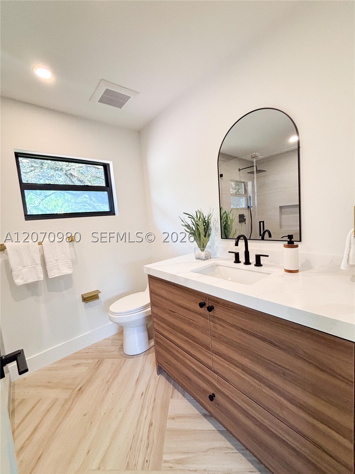 4310 Monserrate St Property Photo 7