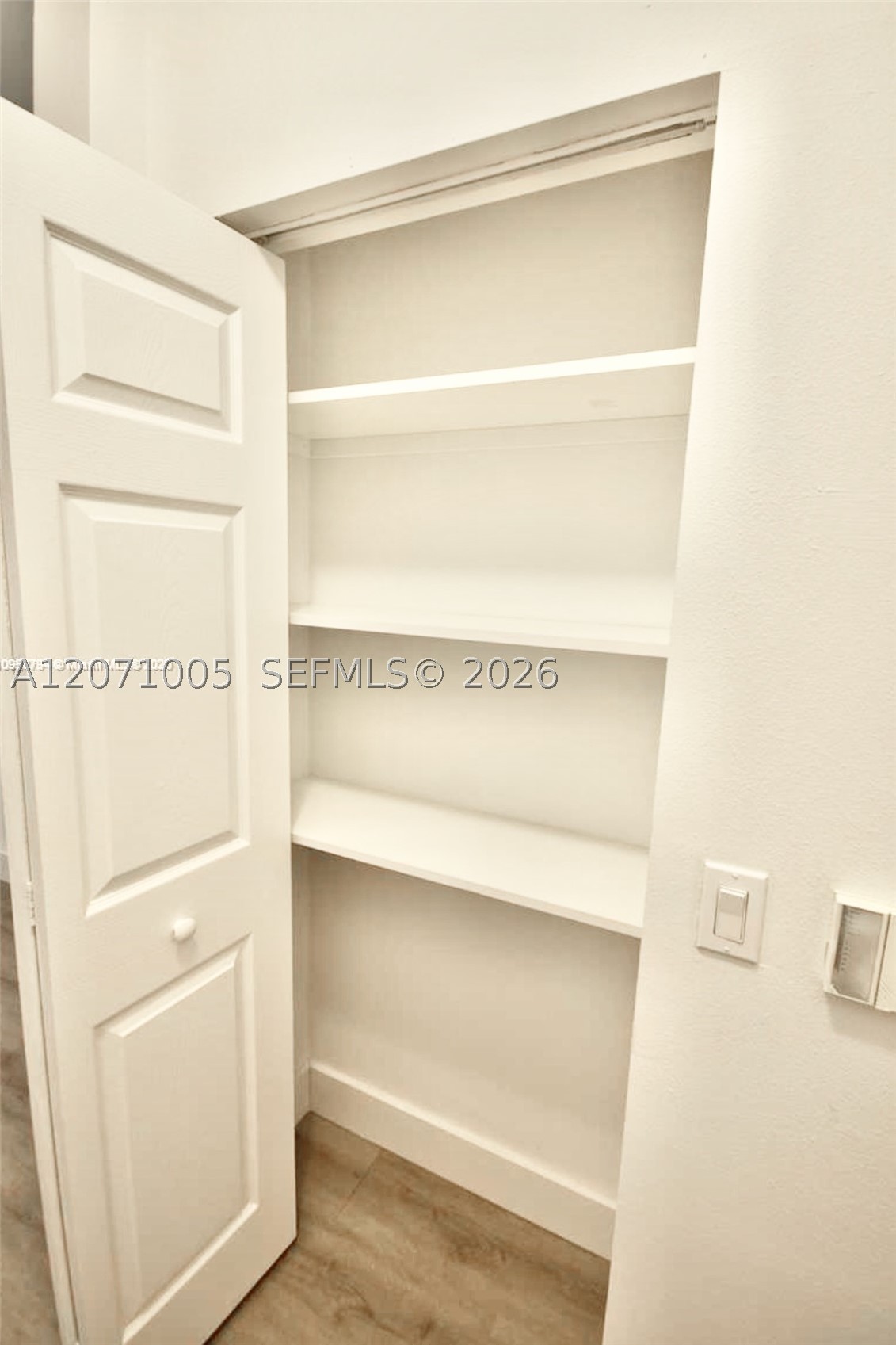 2474 Centergate Dr 103 Property Photo 3