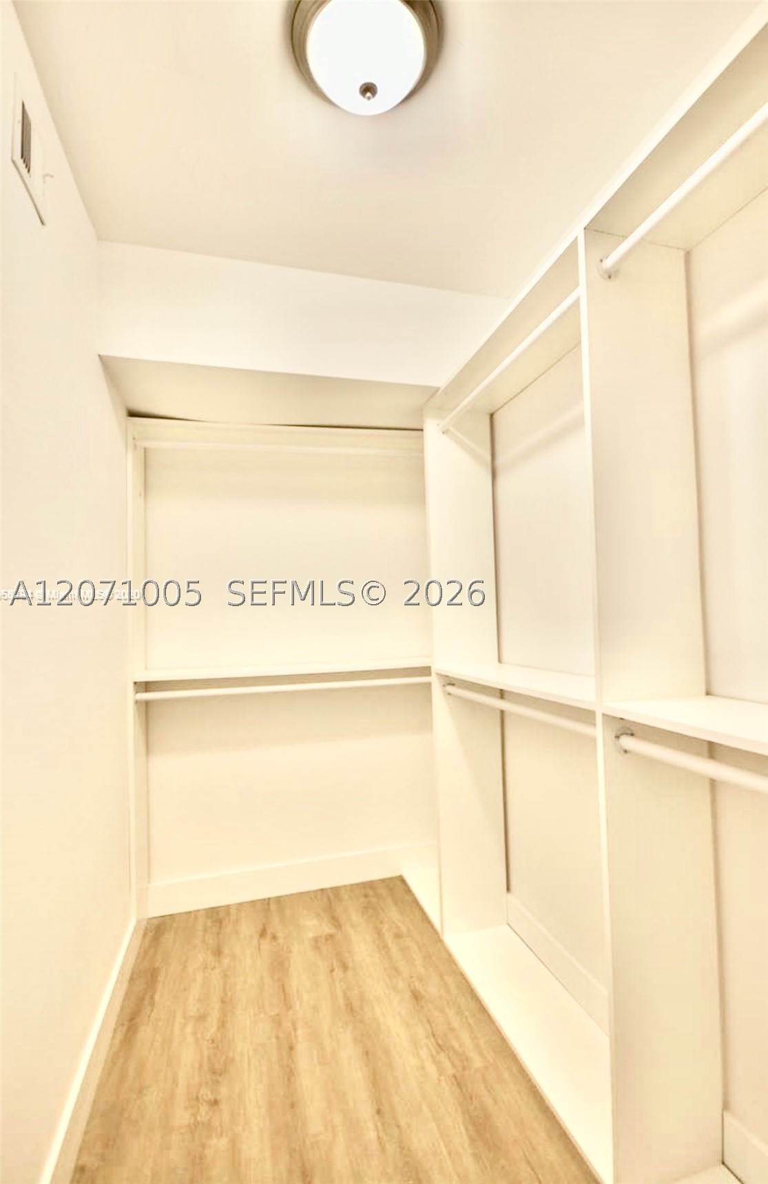 2474 Centergate Dr 103 Property Photo 11