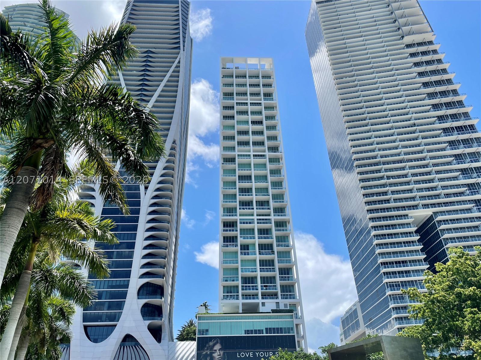 1040 Biscayne Blvd 3305 Property Photo 1