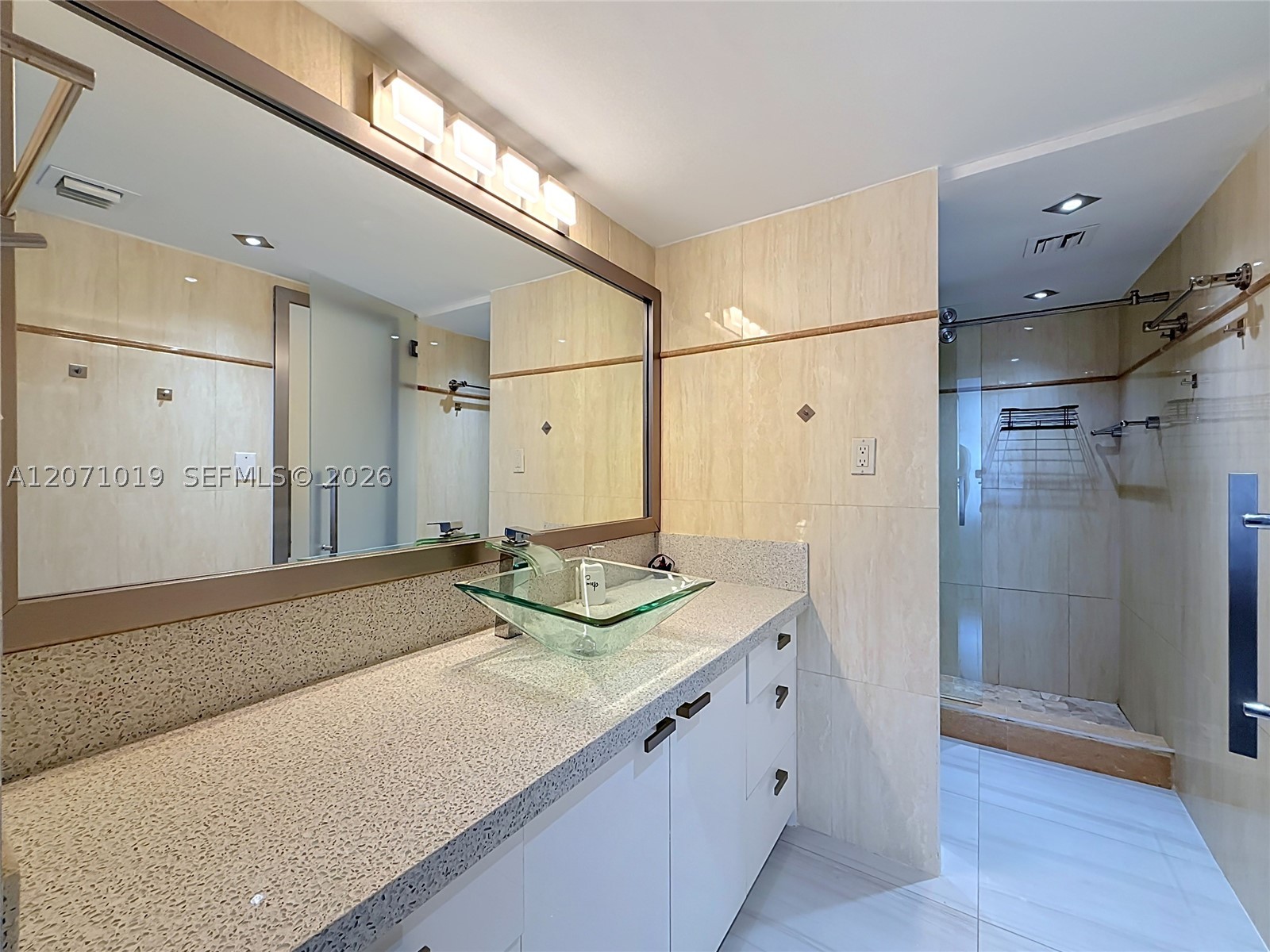 6900 Bay Dr 11g Property Photo 14