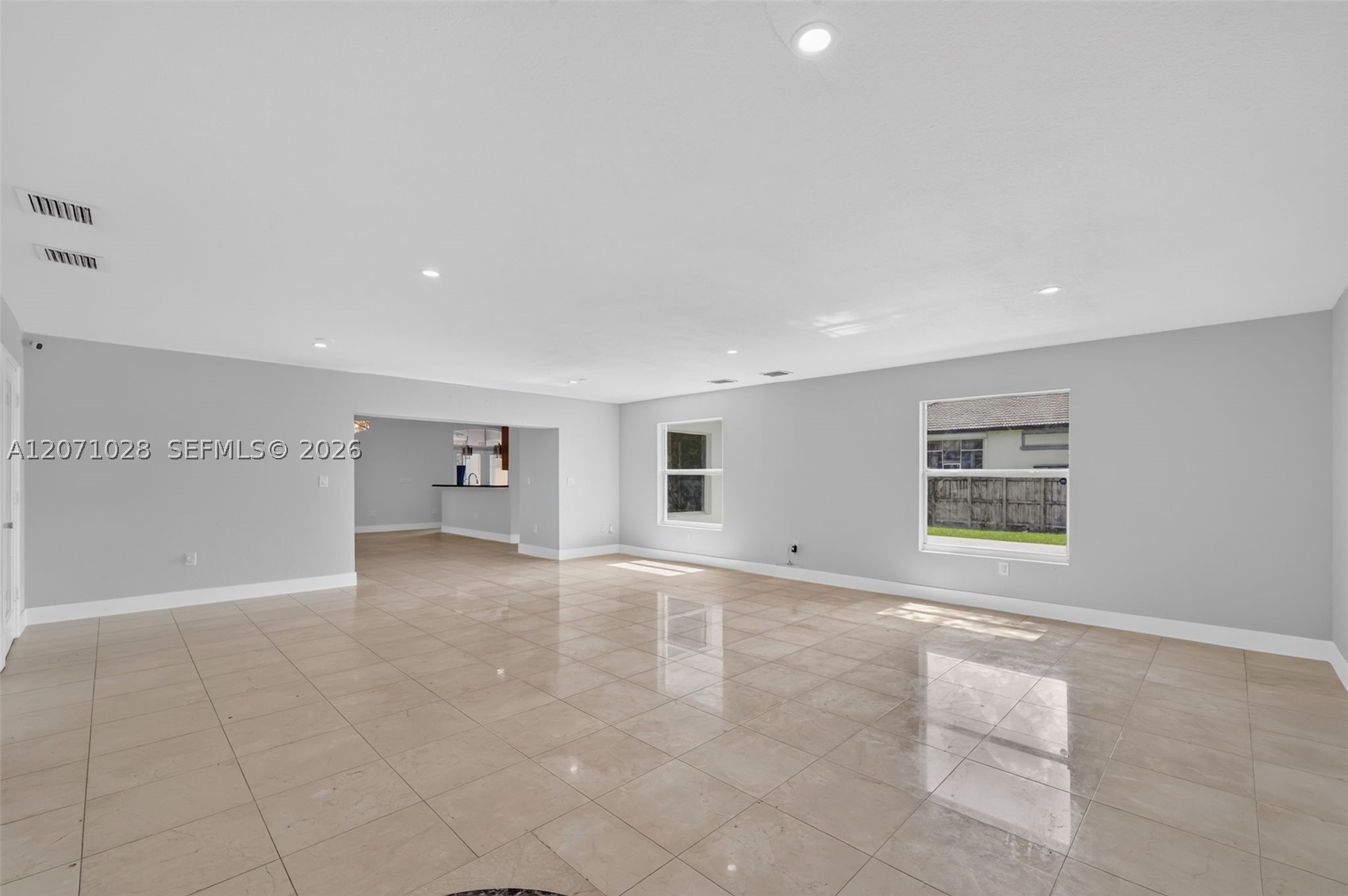 10890 Sw 95th St Property Photo 9