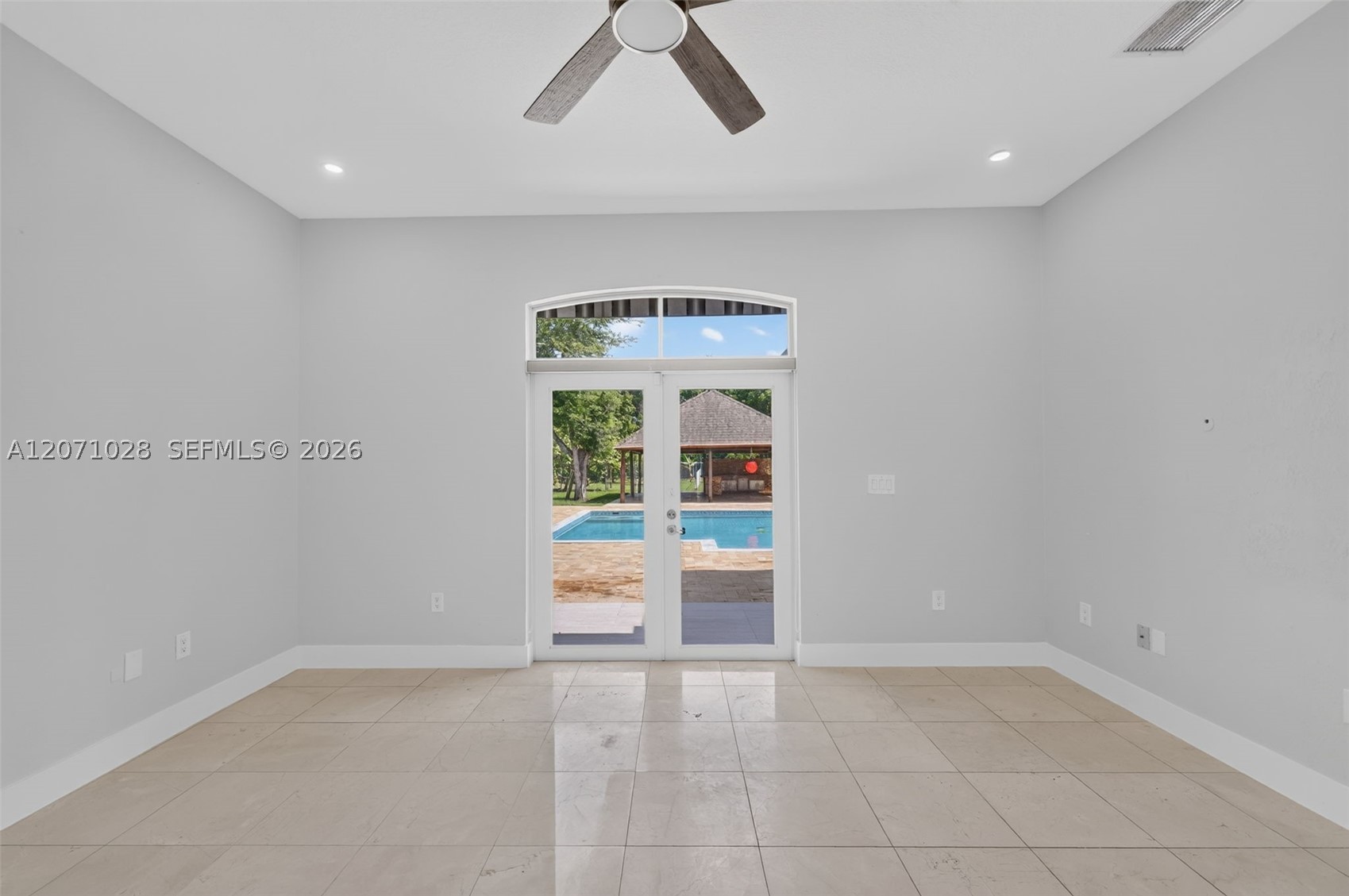 10890 Sw 95th St Property Photo 23