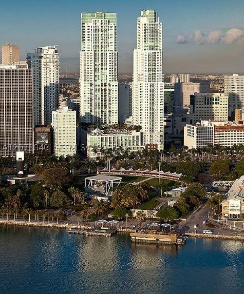 244 Biscayne Blvd 1707 Property Photo 1
