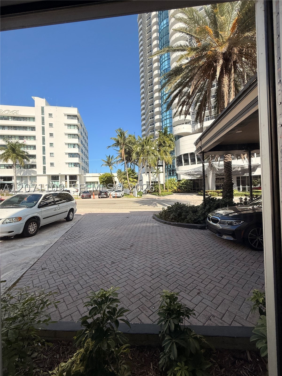 6300 Collins Ave Property Photo 1
