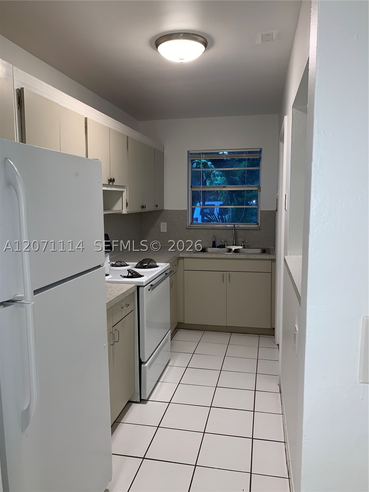 2612 Johnson St 4 Property Photo 6