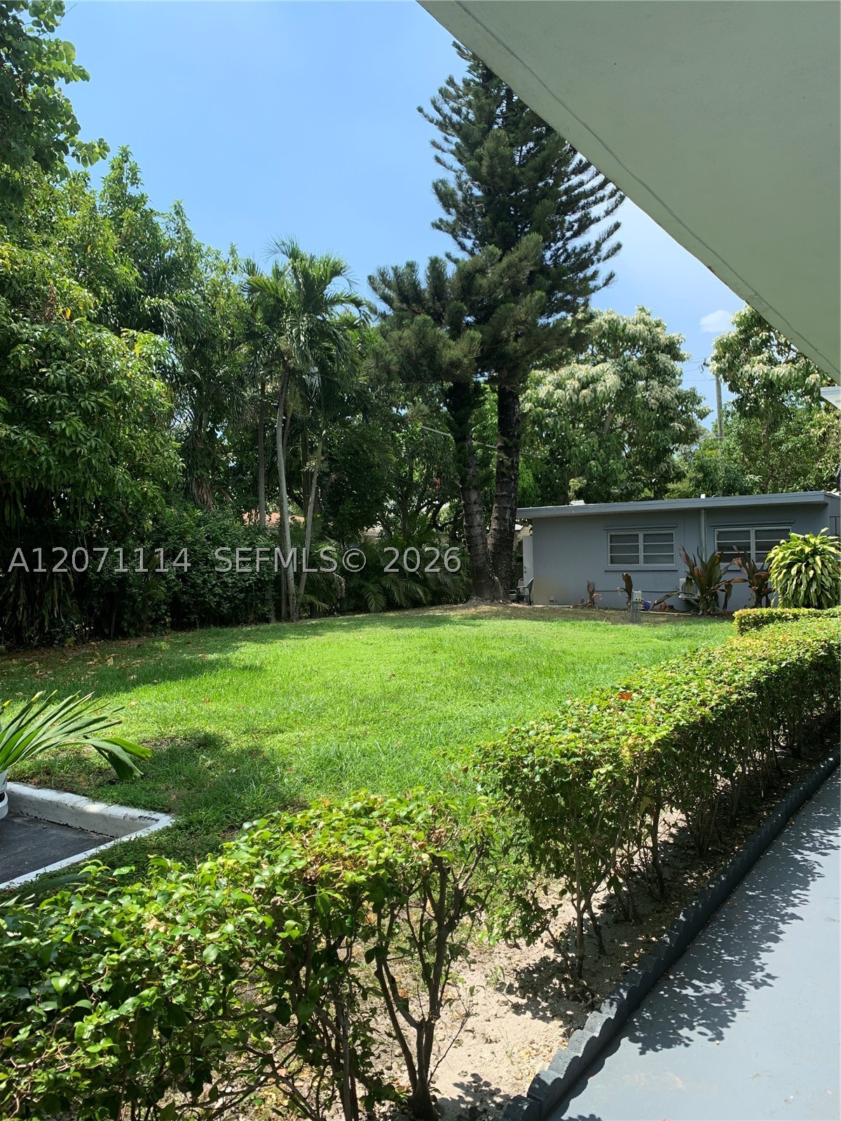 2612 Johnson St 4 Property Photo 12