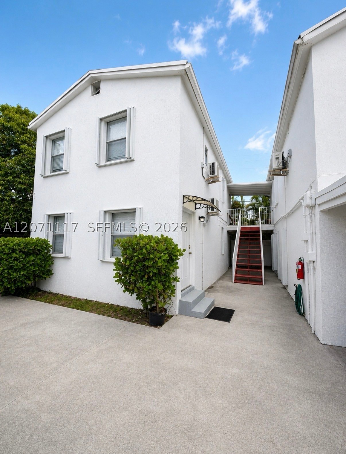 127 NW 47th Ter 4 Property Photo 1