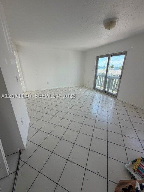 2001 Bay Dr 301 Property Photo 1