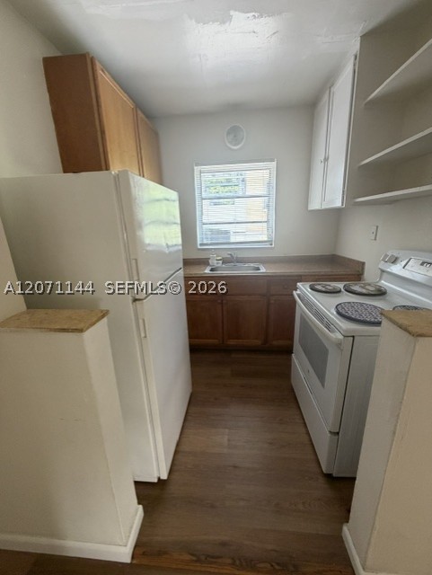 910 S Douglas Rd 3 Property Photo 3