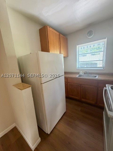 910 S Douglas Rd 3 Property Photo 4