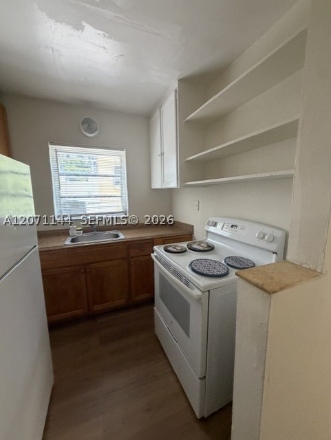 910 S Douglas Rd 3 Property Photo 5