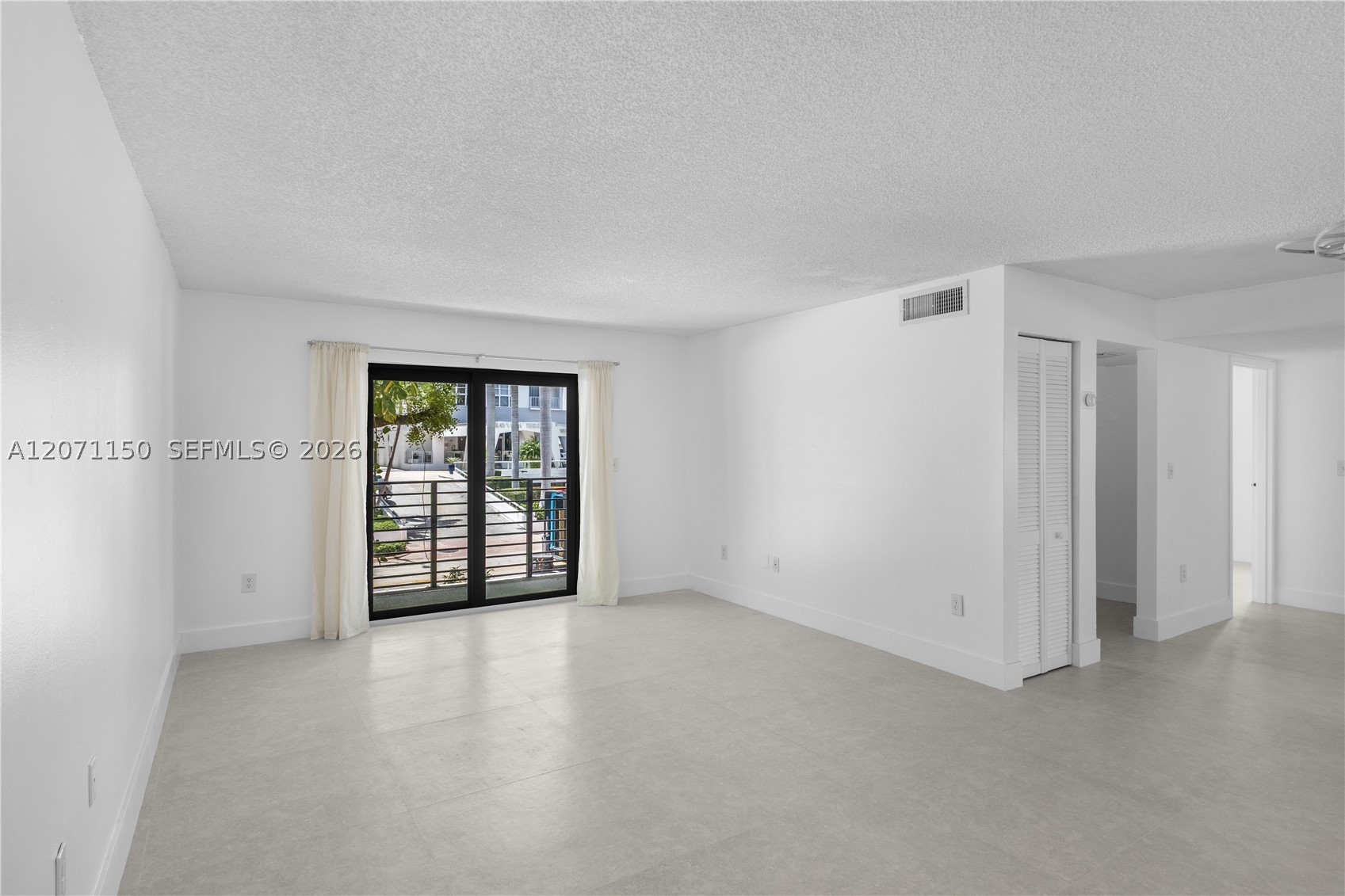 1225 West Ave 201 Property Photo 2
