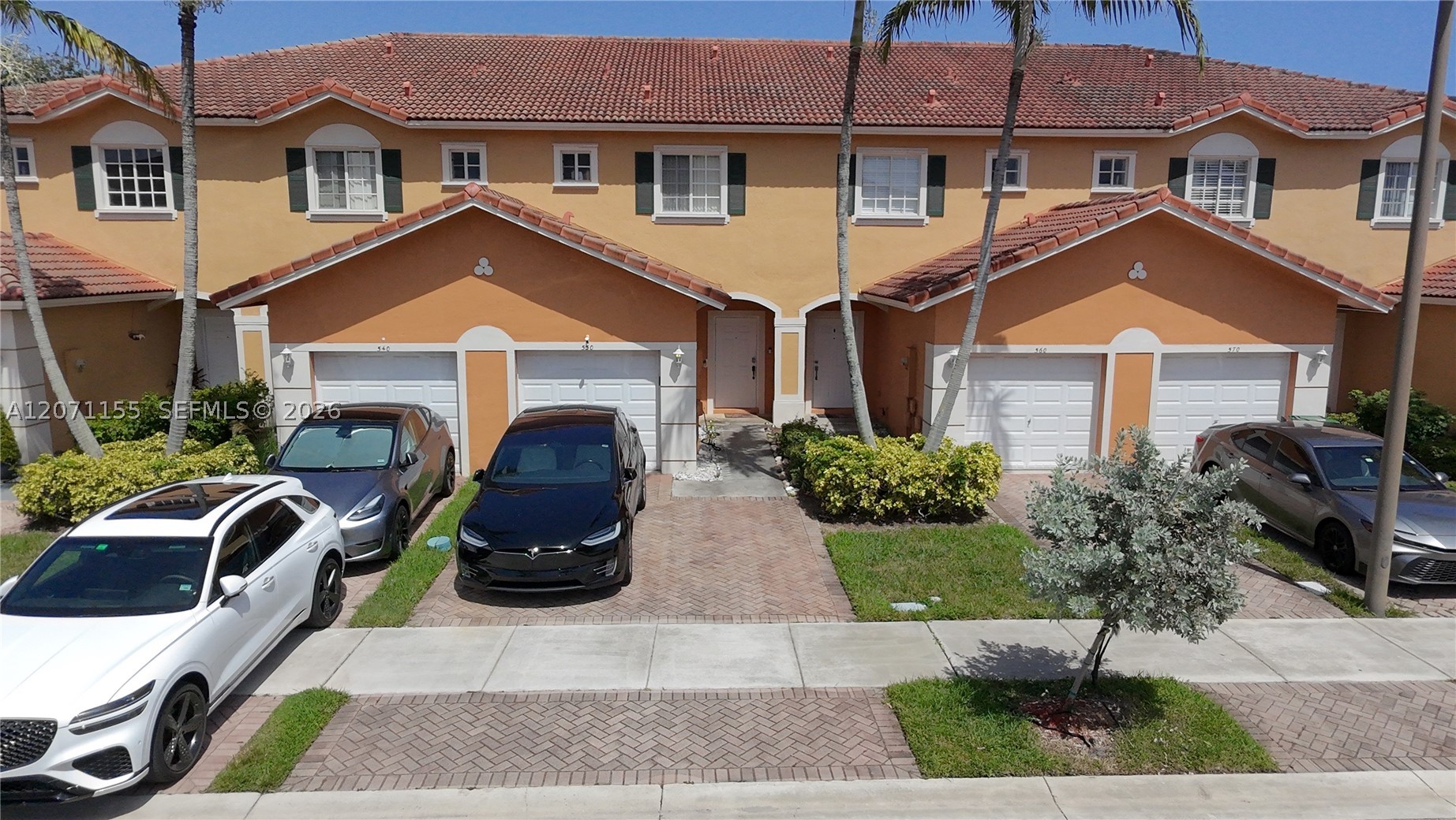 550 Saint Tropez Ln Property Photo 1