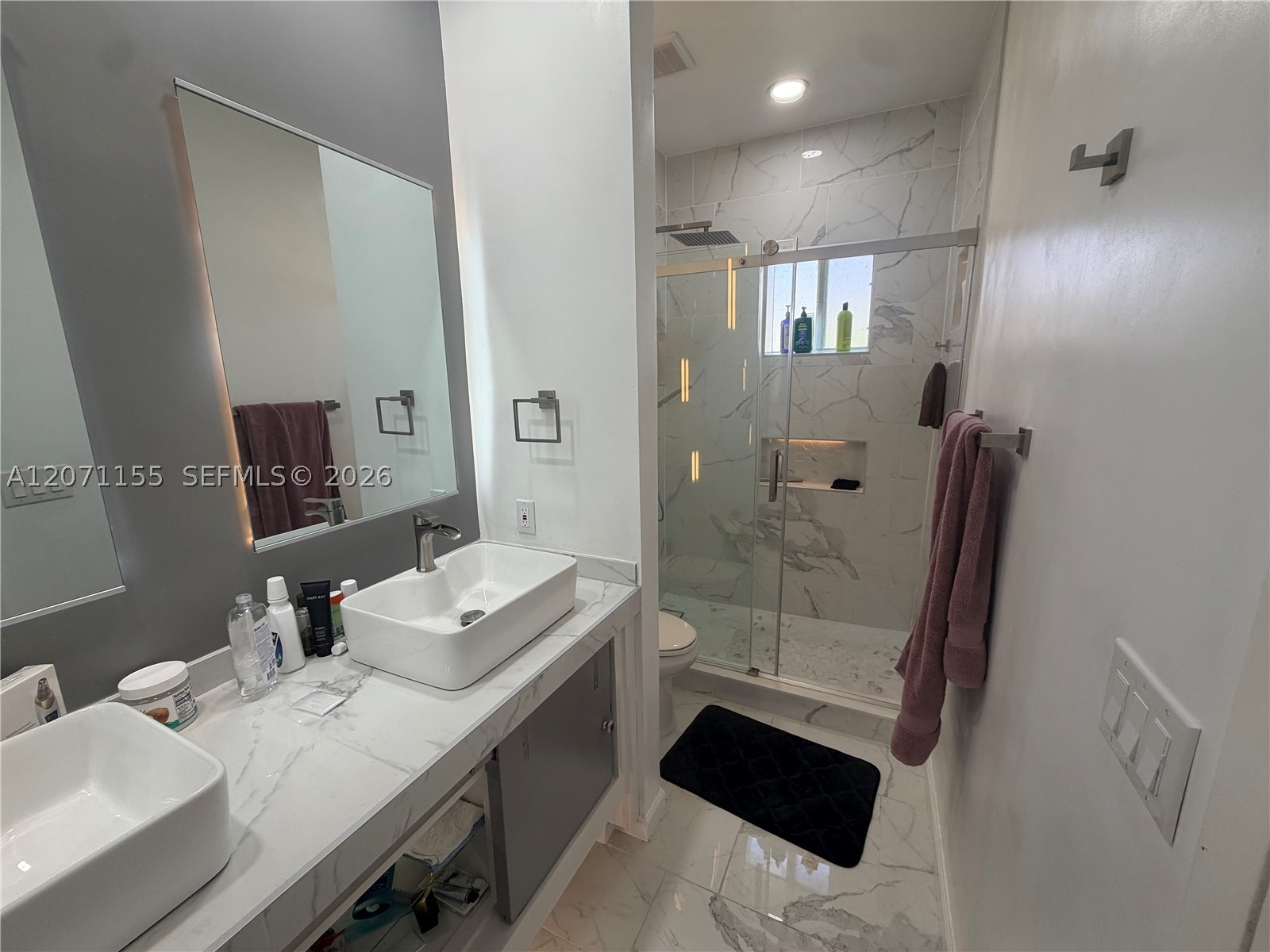 550 Saint Tropez Ln Property Photo 20