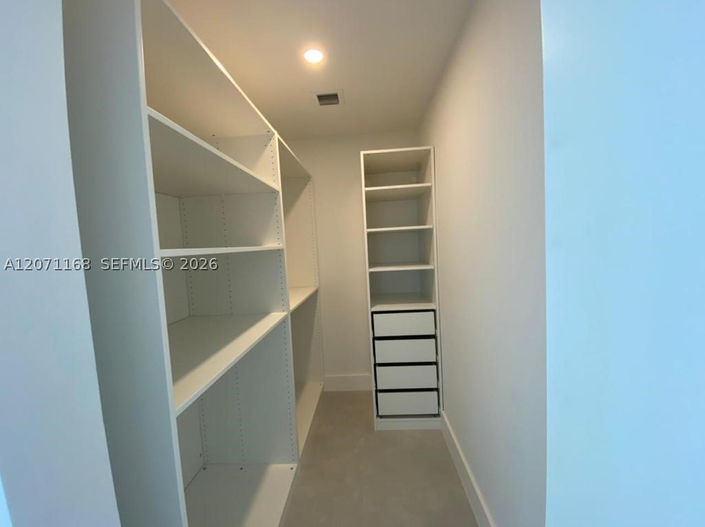 13800 Highland Dr Ph3 Property Photo 6