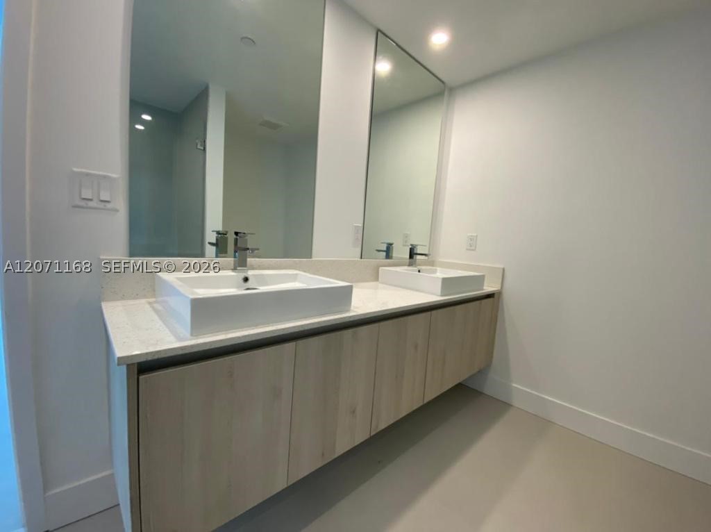 13800 Highland Dr Ph3 Property Photo 8