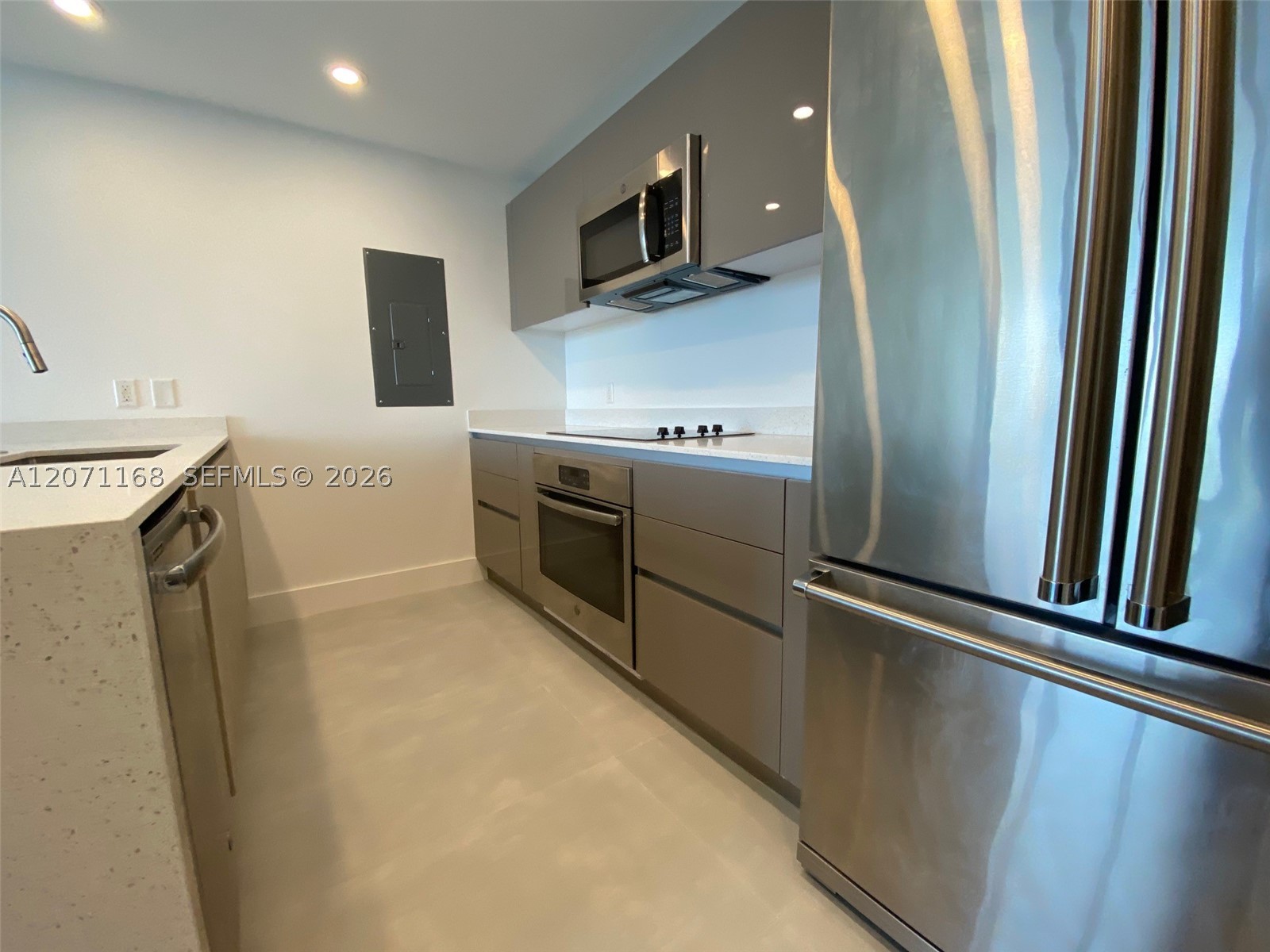 13800 Highland Dr Ph3 Property Photo 12