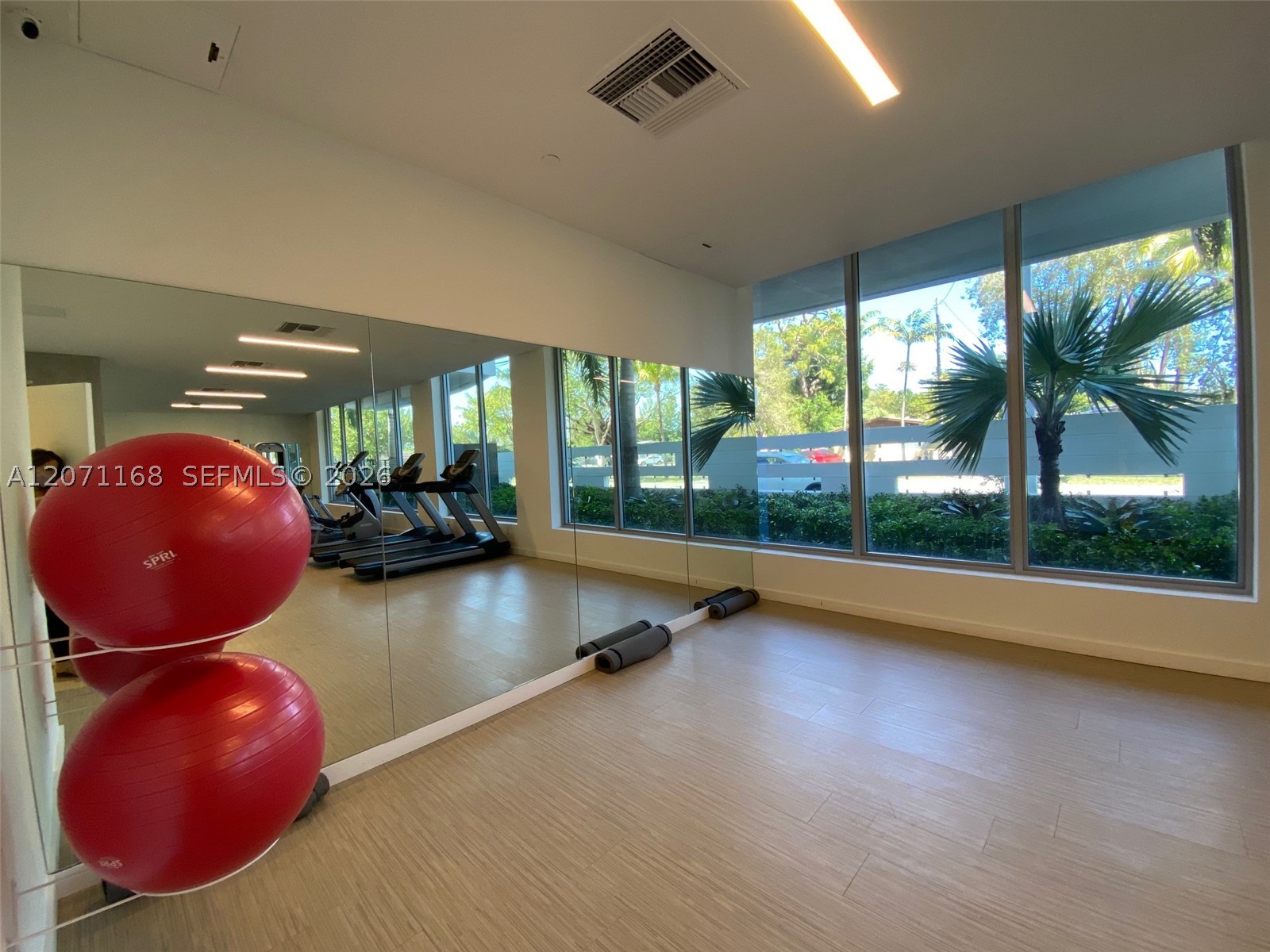 13800 Highland Dr Ph3 Property Photo 15