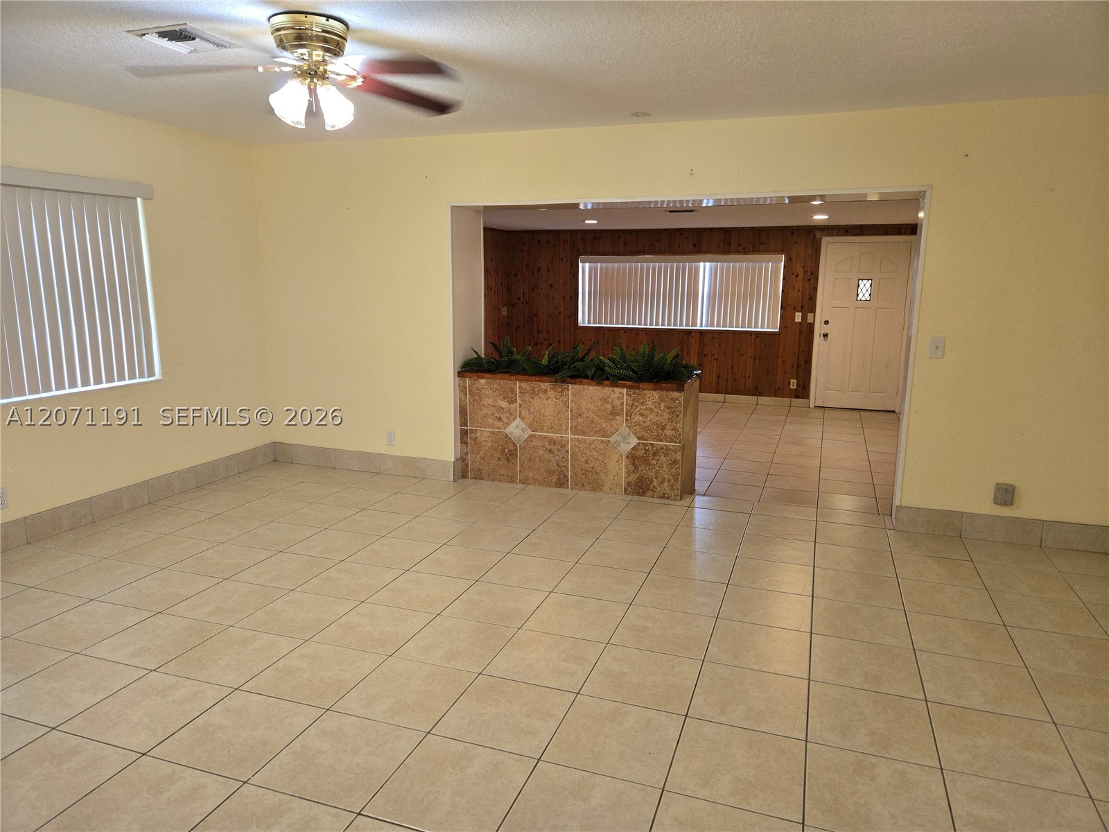 2359 N Wallen Dr Property Photo 7
