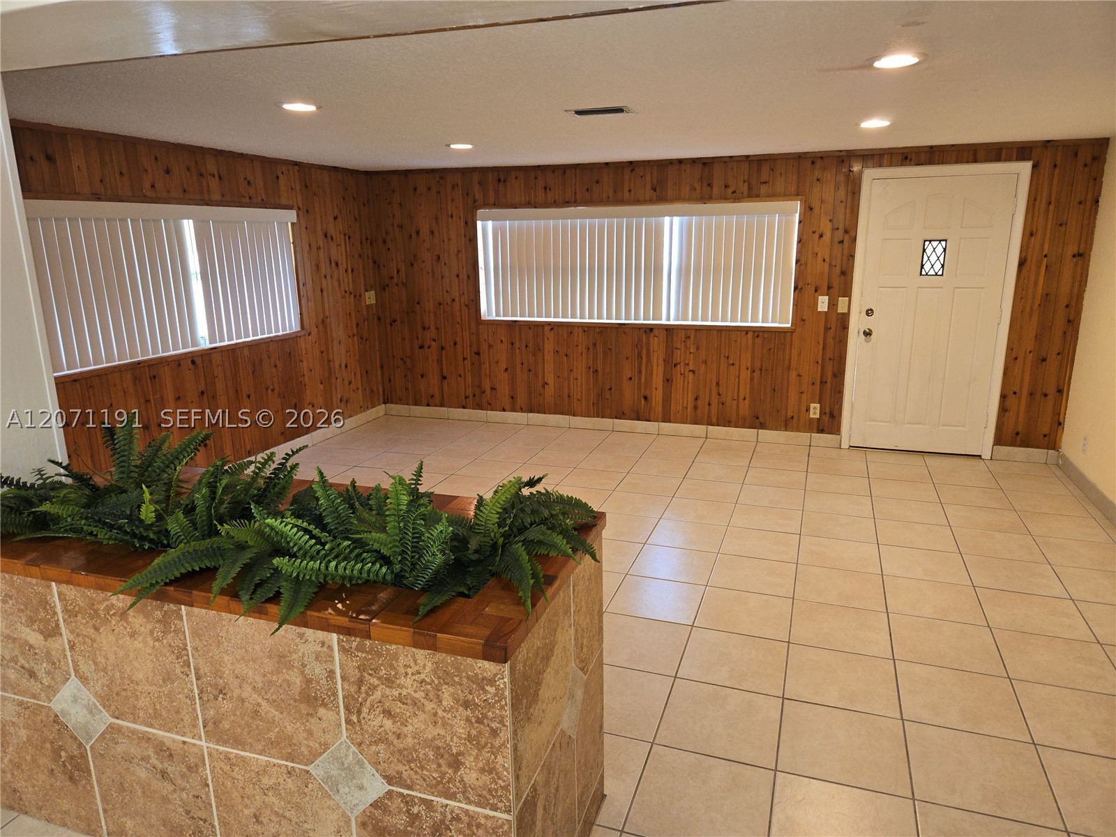 2359 N Wallen Dr Property Photo 9