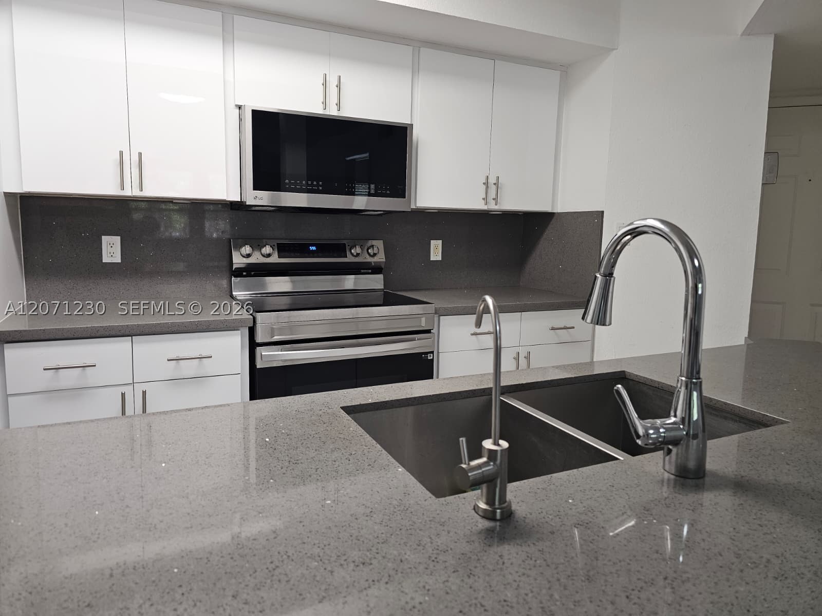 A12071230 Property Photo 1