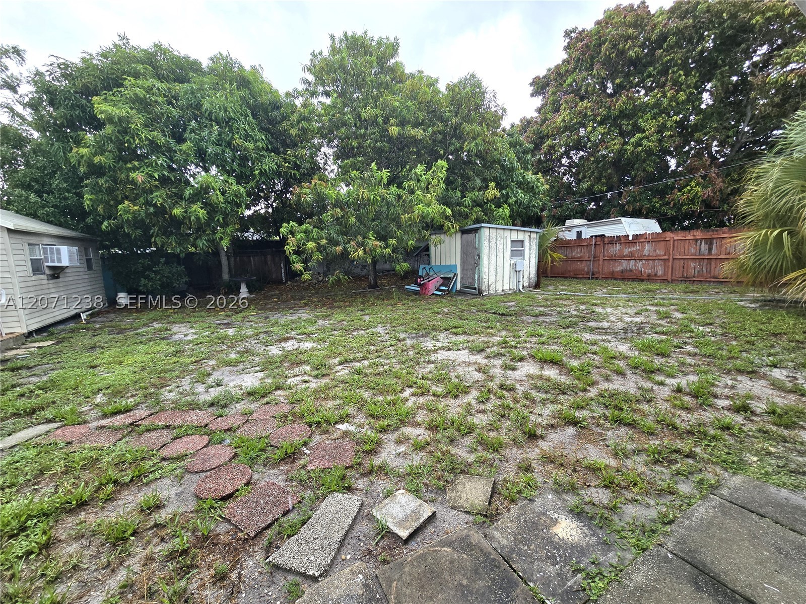 515 Hunter St Property Photo 11