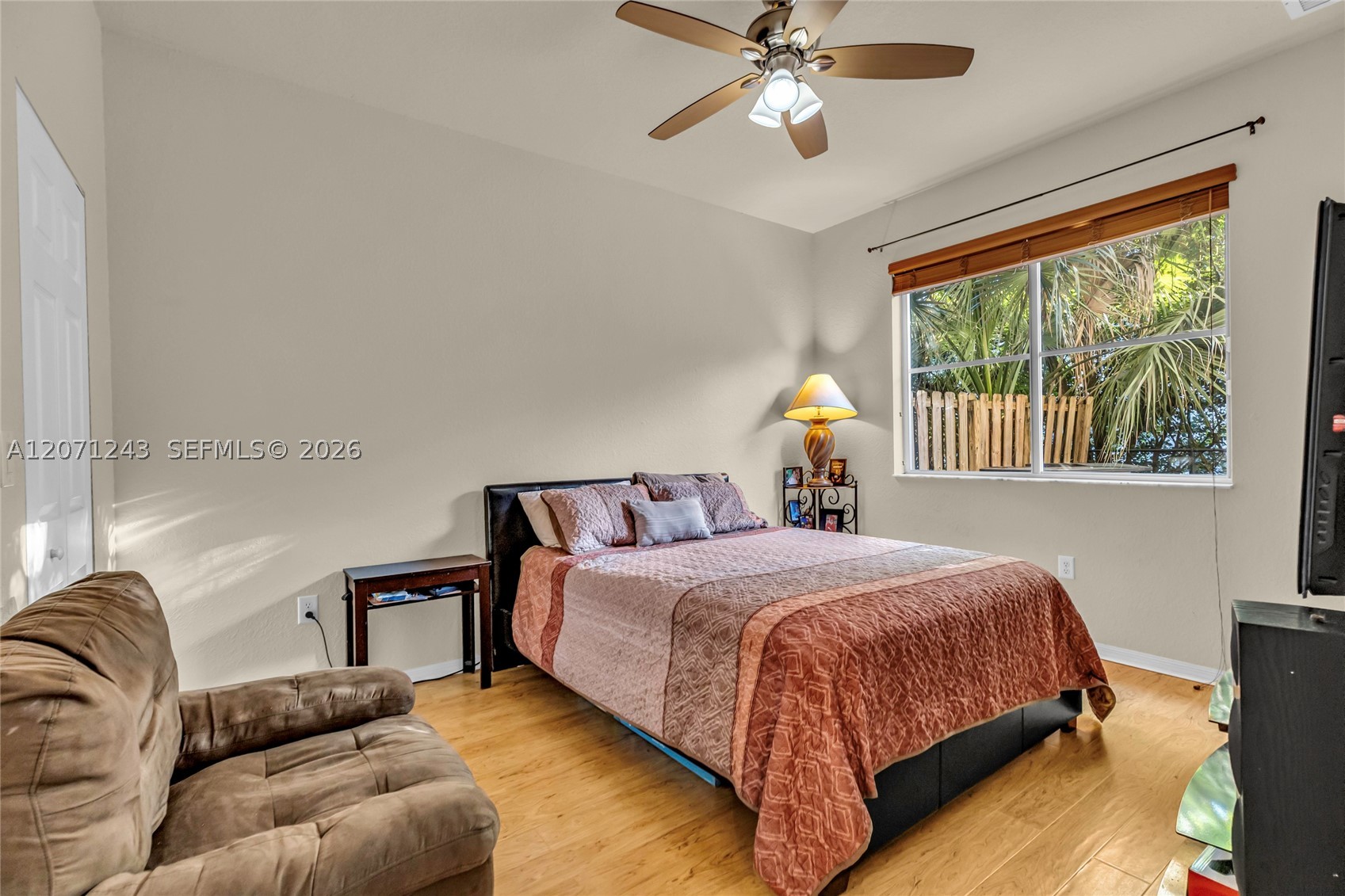 1810 Sw 91st Ave Property Photo 6