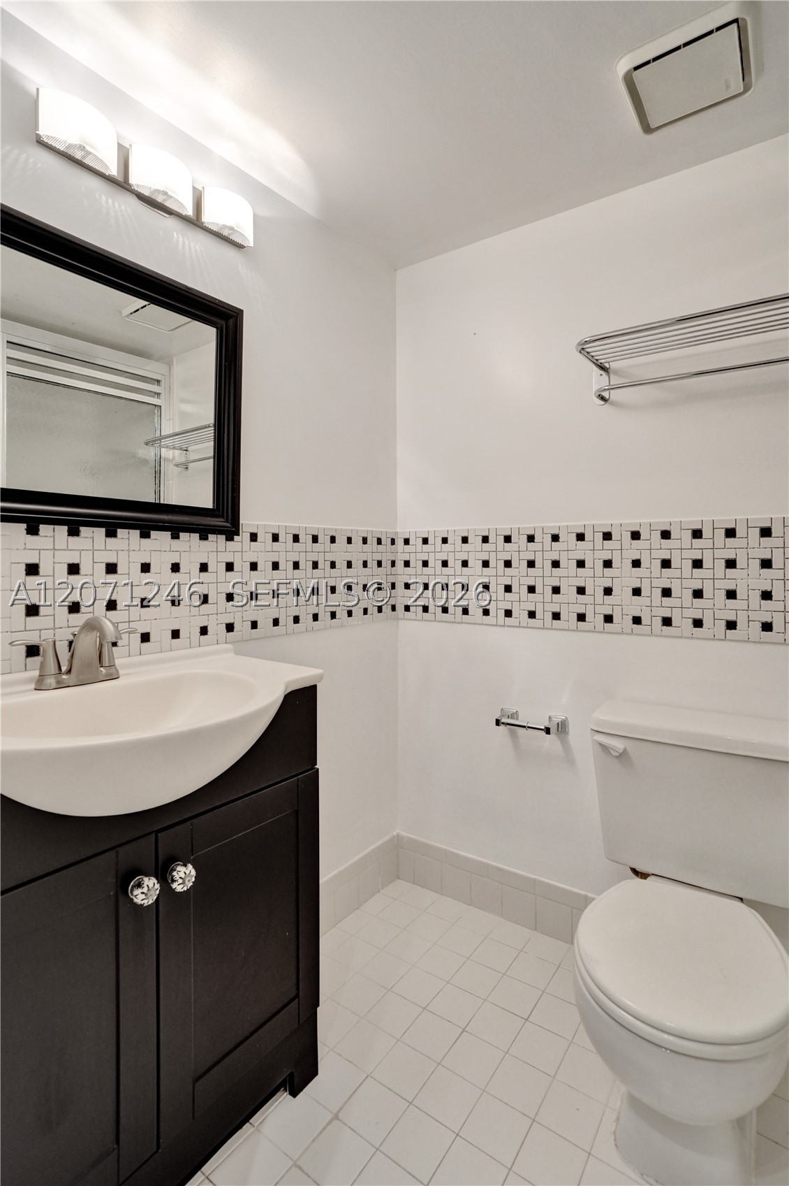 6090 N Sabal Palm Blvd 208 Property Photo 6